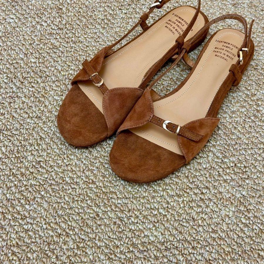 Retro Niche Design Open-toed Sandals Women's 2025 New Simple White Word with Flat Roman Shoes Outside