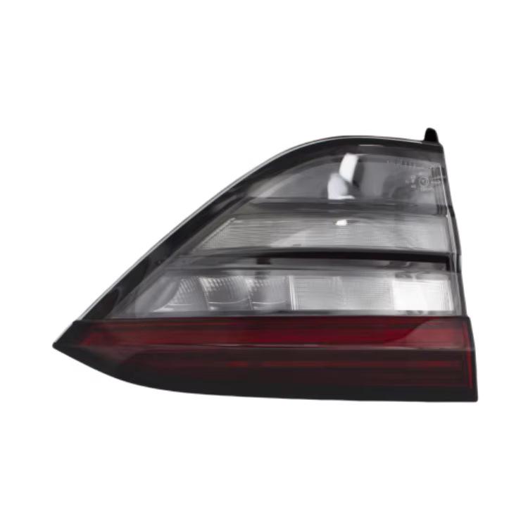 670155096/670155100 Levante 2021-2022 Taillight Compatible