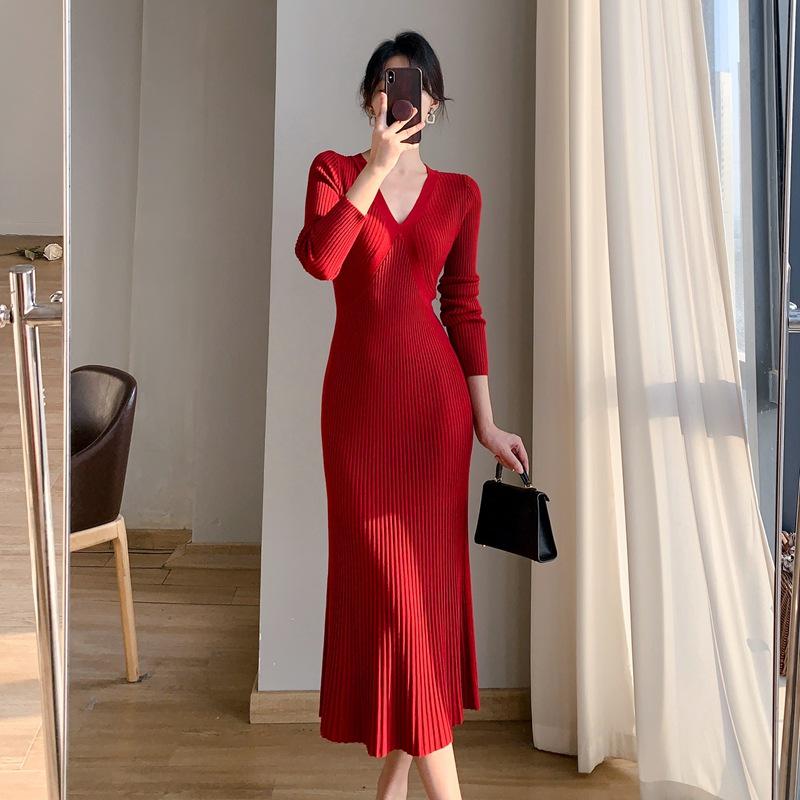 Red Knitted Slimming Dress for Women - New Year's Autumn/Winter Edition