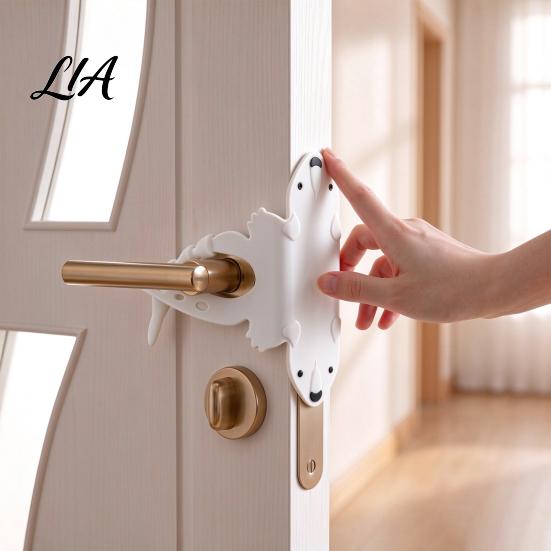 Cute Cartoon Door Protector Silicone Silencer Lock Sleeve, 5-Position Adjustable Latch Cover Buffer, Wall for Handle Bear Cushion Noise Reduction,