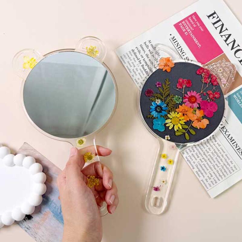 

Making a Resin Art Pressed Flower Mirror - 1-Person Set