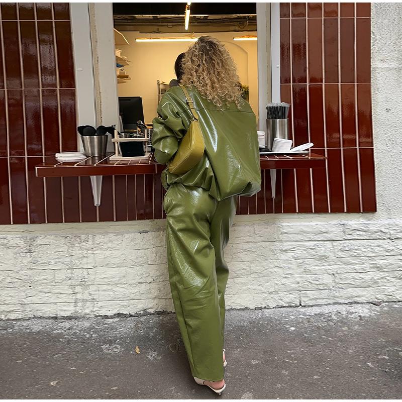 Women Green Stand Collar Leather Jacket Fashion Zipper Long Loose Outerwears Chic 2025 New Autumn Fashion High Street Lady Wear