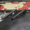 Tastatur-Erhöhung: Rutschfester Schrägständer & Ablagefach