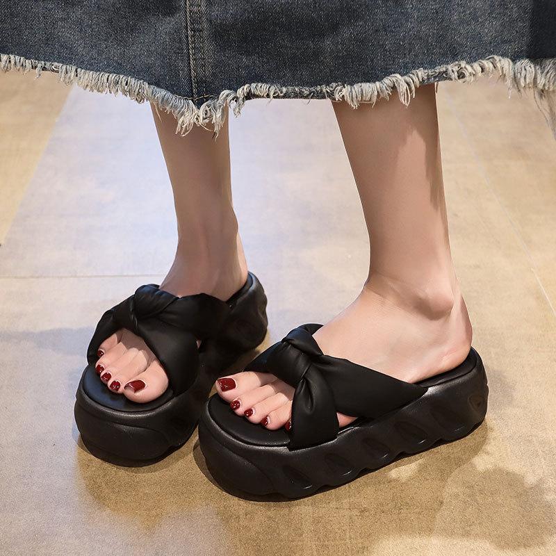 Muffin Thick-soled Slippers Women Wear In Summer, Small People Increase In Height 2025 New Fashion Temperament Is Not Tired, Cold Slippers