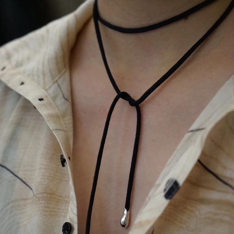 Adjustable Japanese-Style Choker: Versatile Collarbone Chain with Simple Design