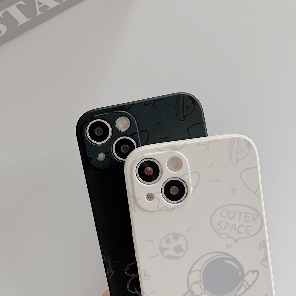 Phone Case Space Astronaut Pattern for iPhone 13 6.1 inch Precise Cutout Phone Shell Cover