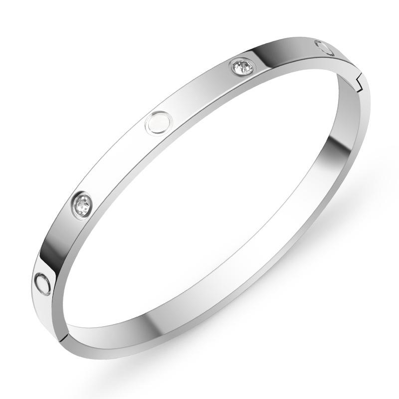 Retro Diamond Patterned Wristband Bracelet for Women with Light Luxury Temperament