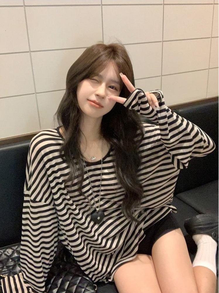 

Women s Striped V-neck Long Sleeve Slim Fit Korean-Style Casual T-shirt XL [70-80 kg]