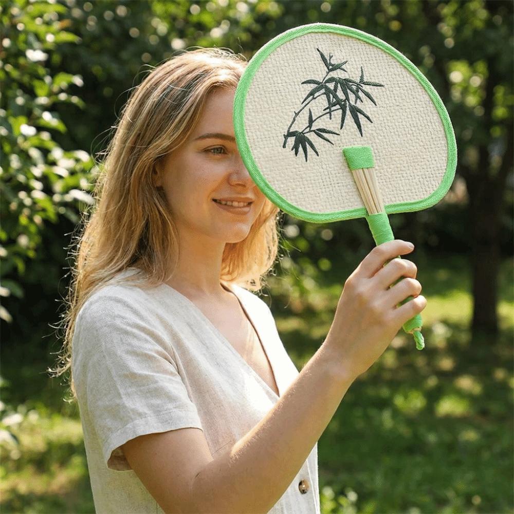 Retro Hand-Woven Fan Chinese Style Hand Cranked Fan Compact Hand Braided Fan Photo Prop
