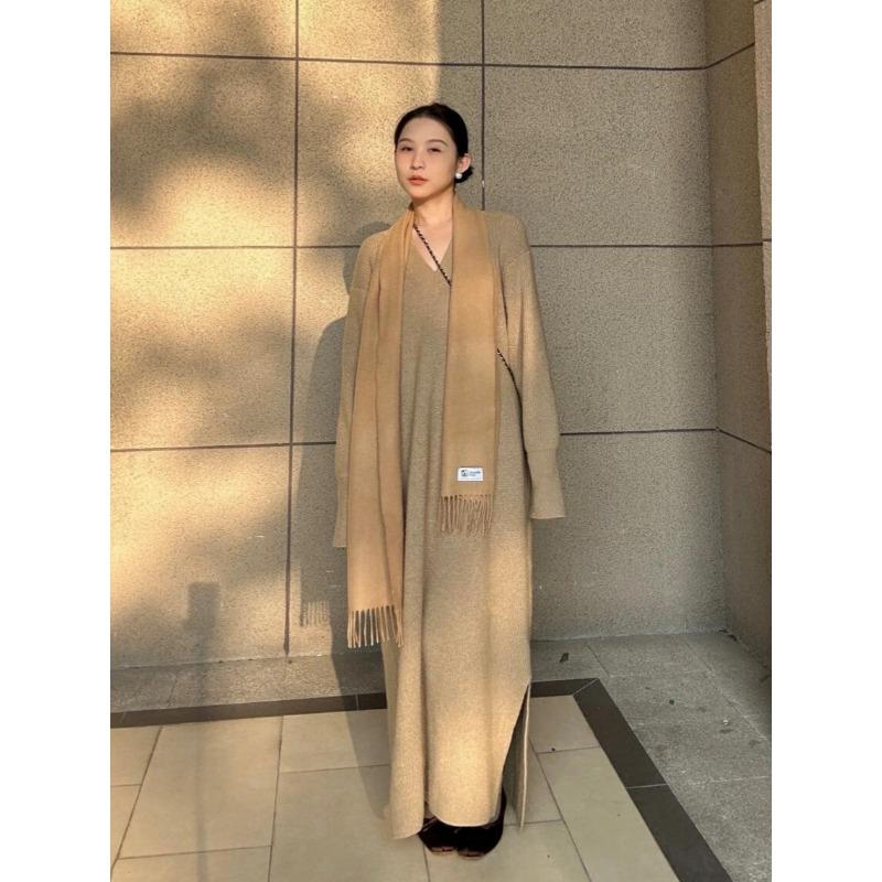 

[] Высококлассный темперамент повседневное платье с V-образным вырезом вязаное осенне-зимнее новое свободное и стройнящее универсальное платье XL хаки