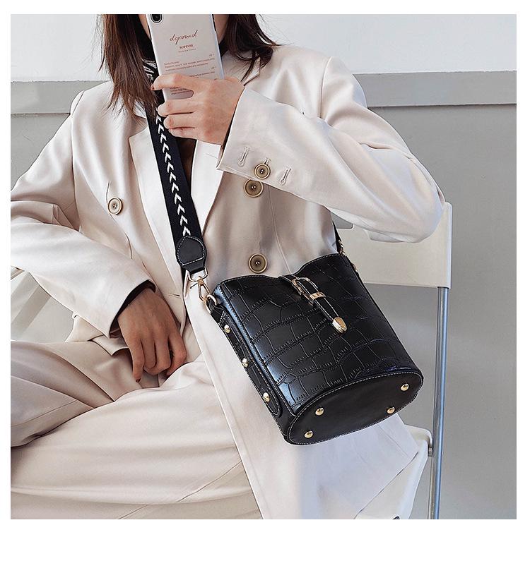 SCIONE Net Red Small Bag Female Version Wild Stone Texture Messenger Bag Atmospheric Fashion Bucket Bag