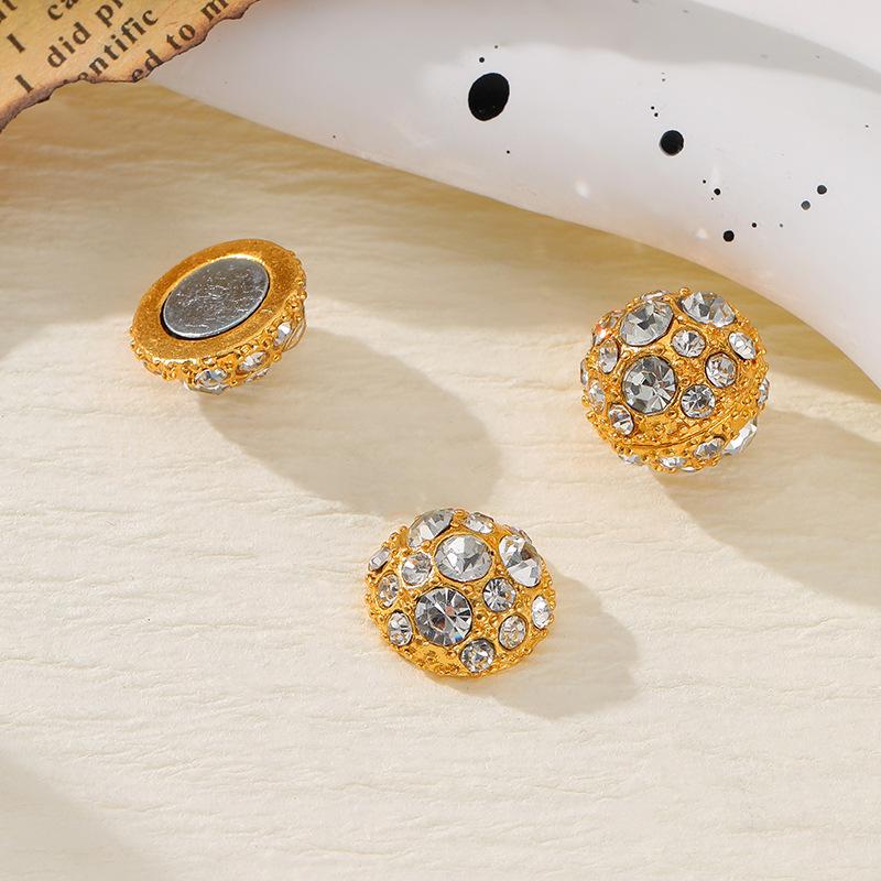 Magnet full diamond earrings creative pearl earrings Internet celebrity earrings