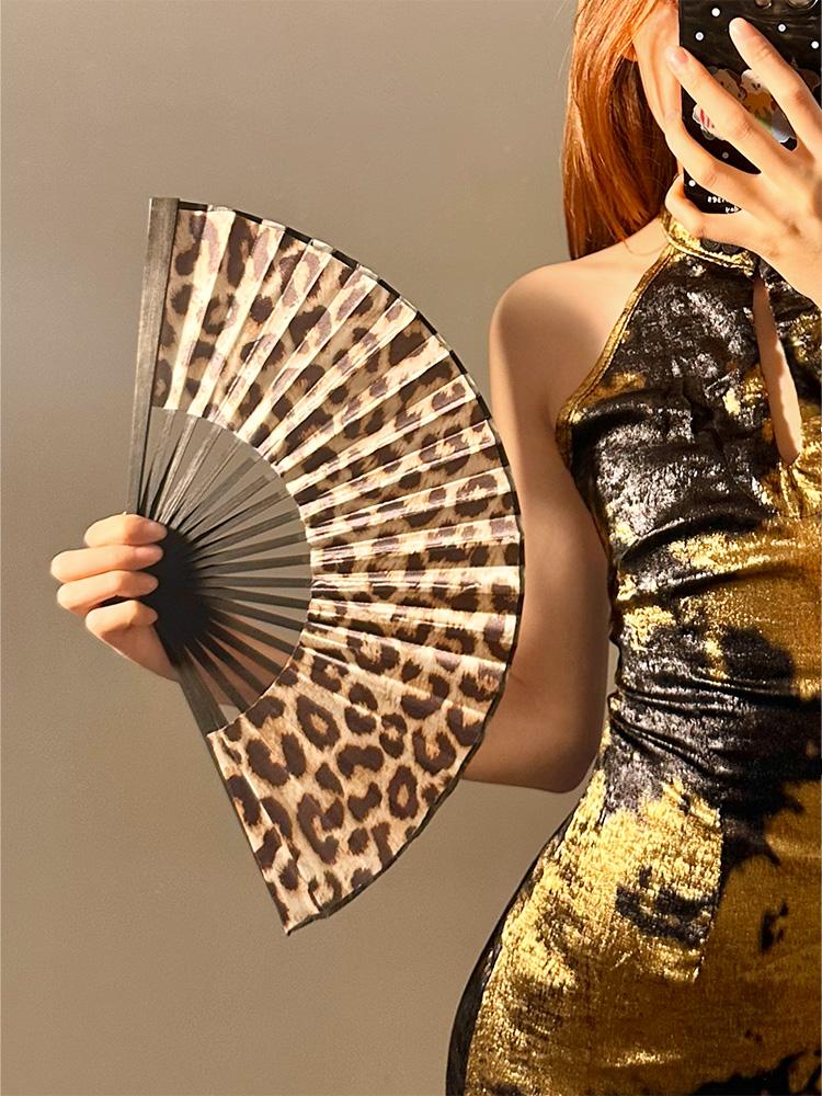 

BEPAN Chinese leopard print folding fan, portable bamboo fan for summer, special bamboo bone fan for dance