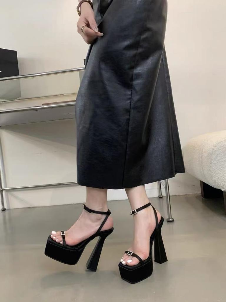 Thick heel waterproof table model catwalk night high heels 2025 new 13CM hate sky high square head buckle sandals