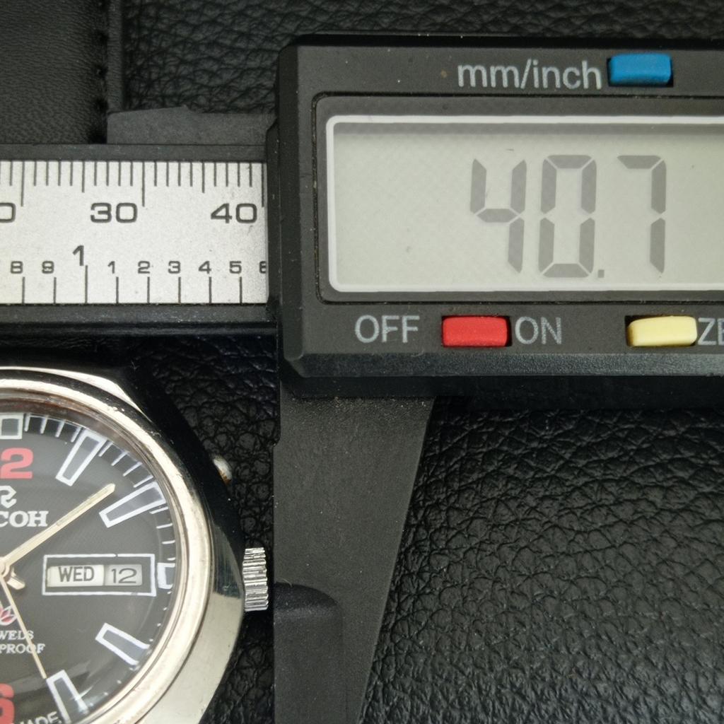 AUTOMATIC VINTAGE RICOH R31 JAPAN MENS BLACK COLOR DIAL WATCH A707651-1