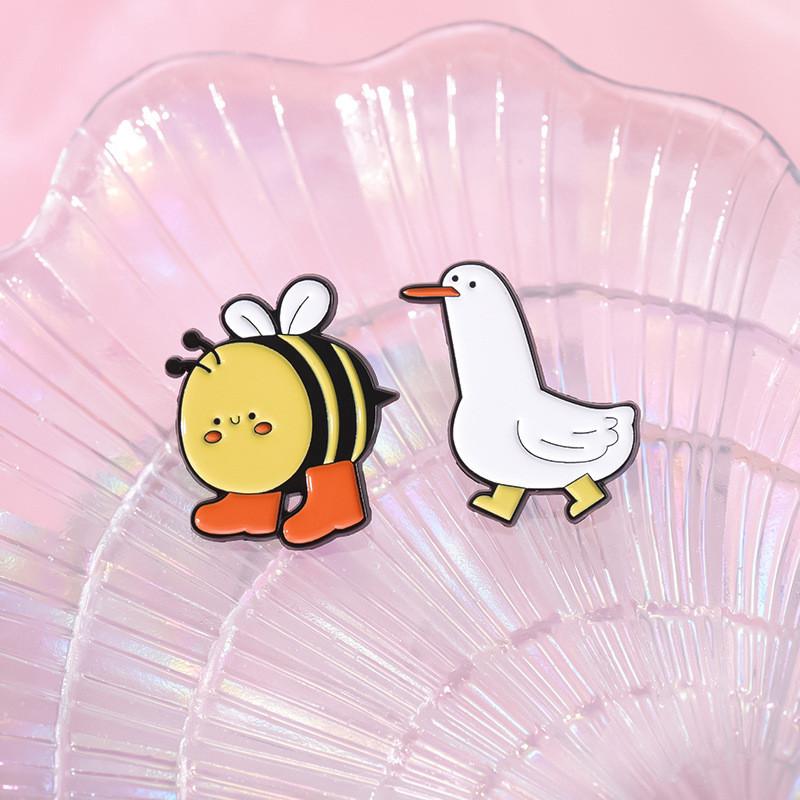 Animal Whimsical Cartoon Brooches In Metal With Fun Designs For Personalized Style