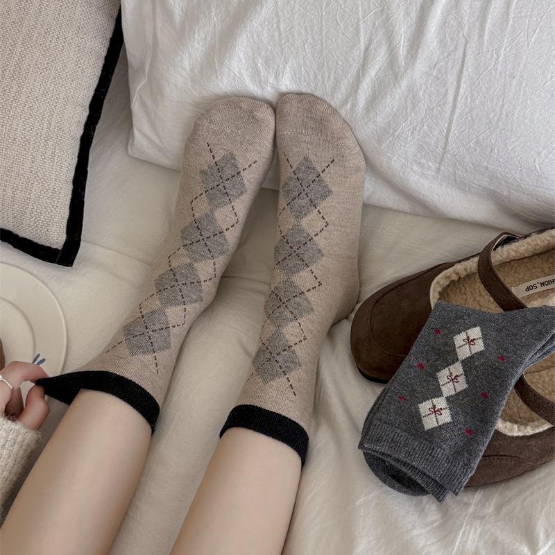 Ladies Autumn and Winter Thickened Warm Retro Lingerie Boneless Wool Mid Tube Socks