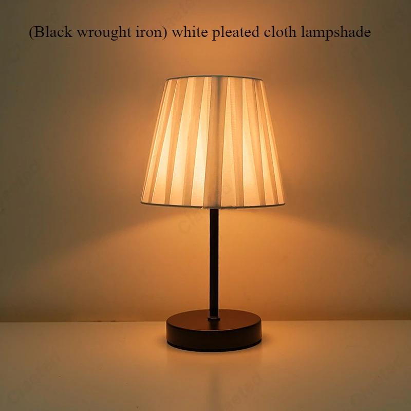 Creative LED Solid Wood Fabric USB Small Table Lamp Living Room Study Bedroom Bedside Atmosphere Decoration Lighting Fixtures