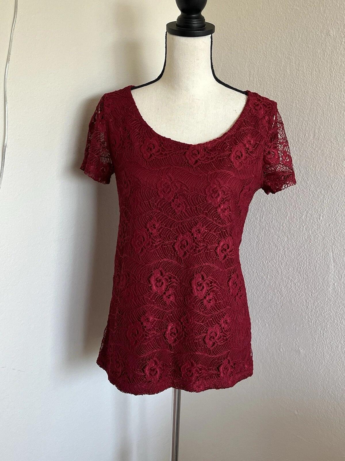 

Lynn Ryan Shirt Red Solid Floral Short Sleeve Round Neck Lace Medium Blouse 2XL