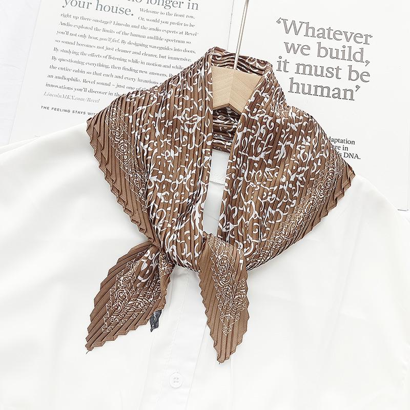 Retro Color Block Crinkled Square Scarf - 70cm Pleated Neckerchief in Imitation Silk for Women