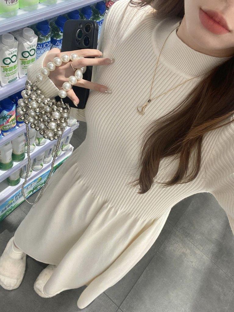 French Red Semi-High Neck Knit Slimming Dress - Long-Sleeved Autumn/Winter Fashion for Women