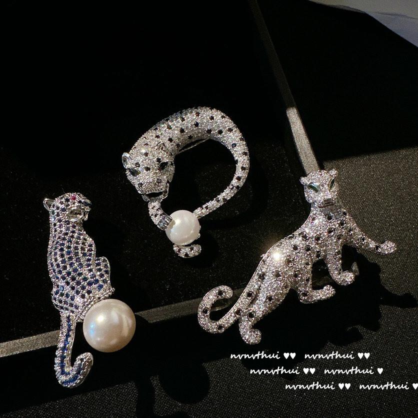 Sri Lanka Sapphire Cheetah Brooch Vintage Plated 18K Gold, Curved Cheetah Zircon Pearl Brooch