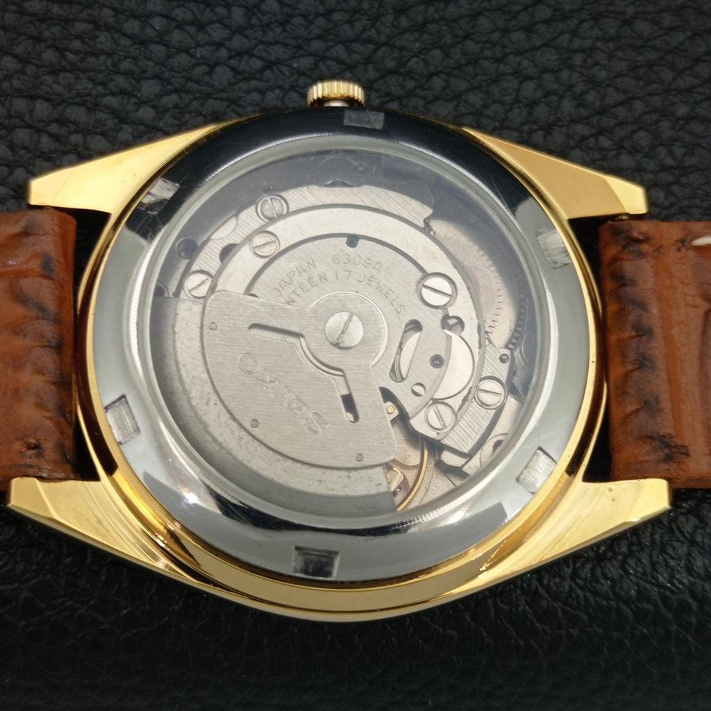 AUTOMATIC VINTAGE REFURBISHED SEIKO 5 JAPAN MENS WHITE DIAL WATCH a442345-1