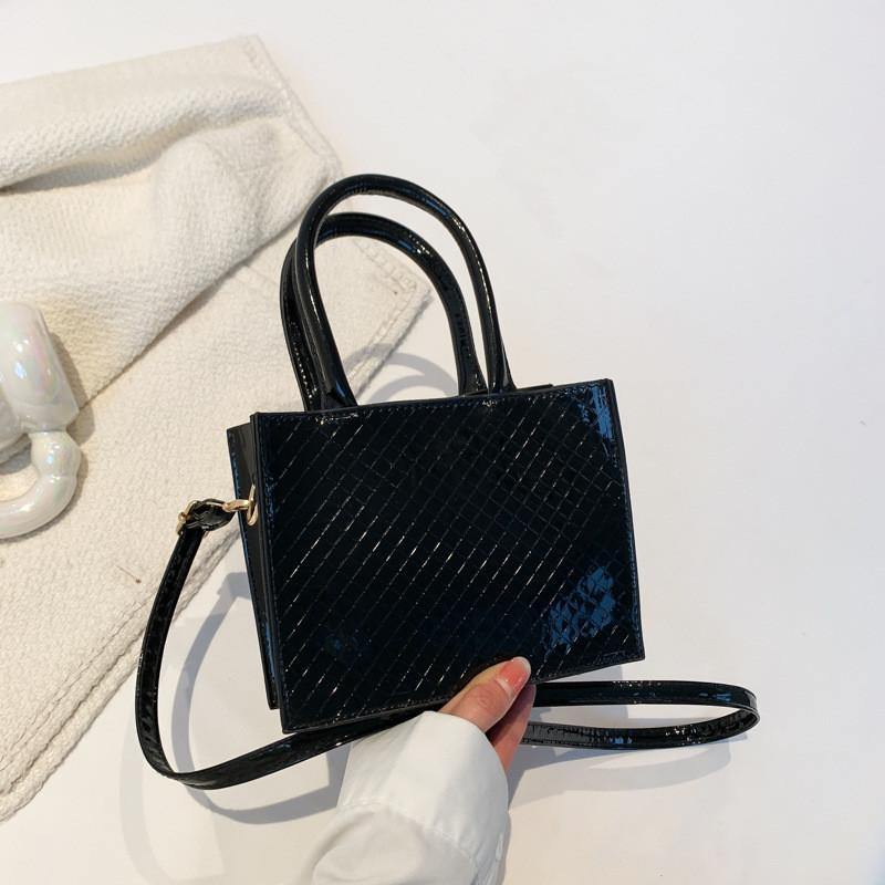 Stilvolle kleine quadratische PU-Tasche für Damen in trendigen Farben, perfekt für den lässigen Weg zur Arbeit