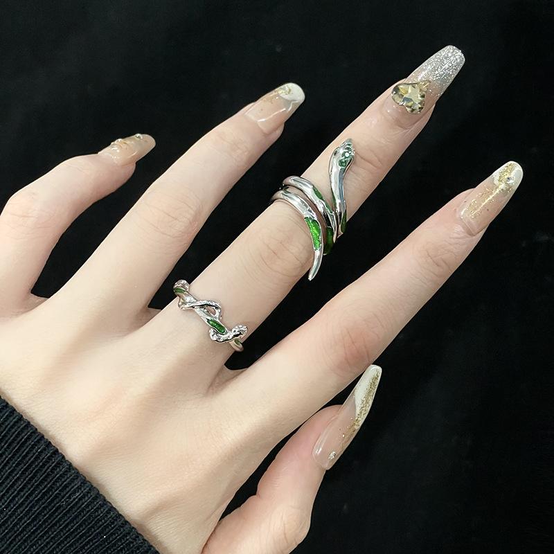 Niche Design Green Snake High-End Ring Female Cold Wind French Personality Opening Dark Wind Fashion