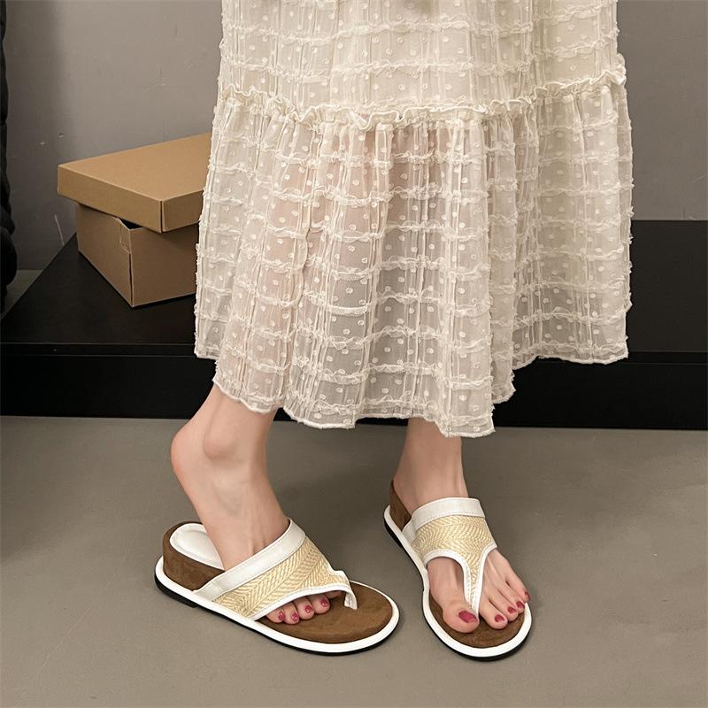 Casual vacation retro slope heel flip-flops women's summer wear 2025 new with skirt heightening cool slippers