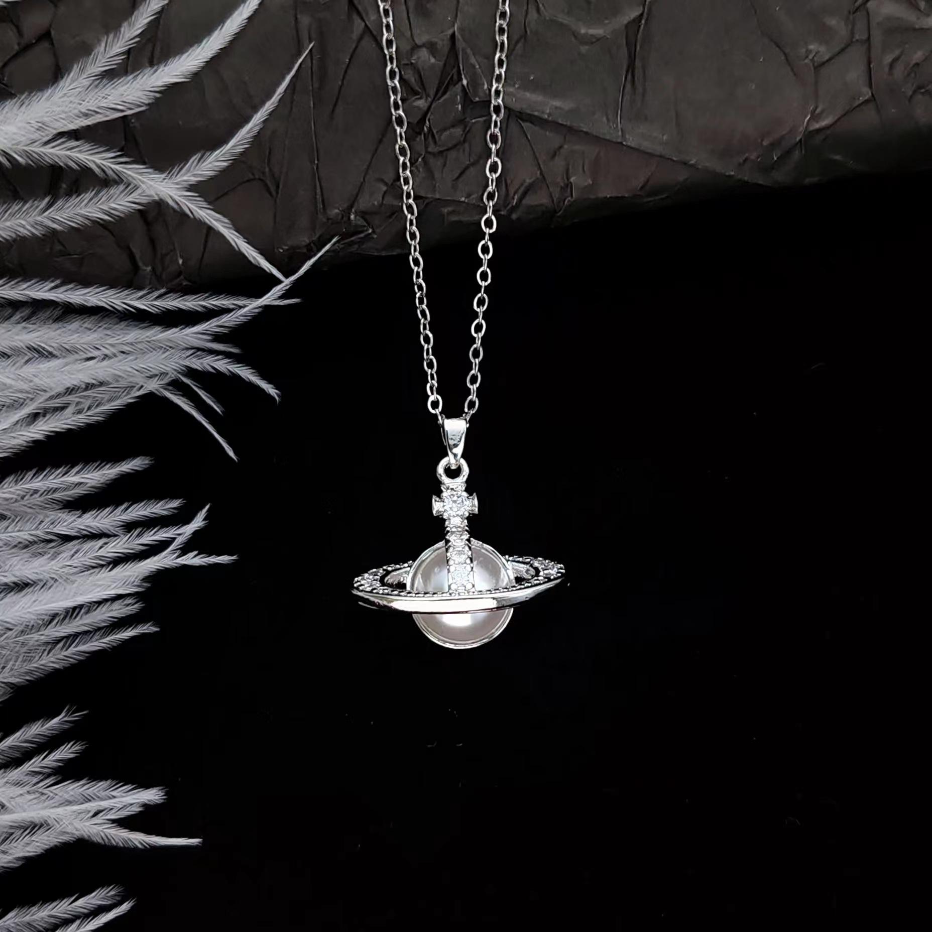 

Ожерелье из титановой стали с планетой, женский дизайн, личность, универсальное, циркон, геометрическая подвеска, аксессуары