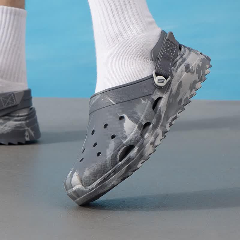 Skechers Men s Lightweight Comfort Clogs US 8