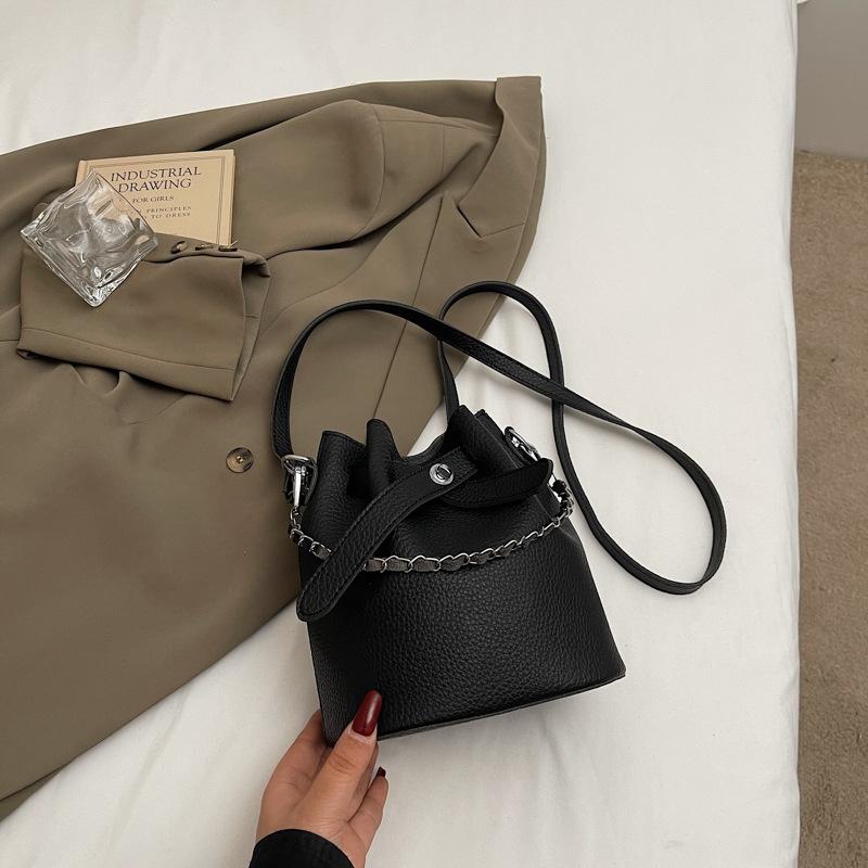 Niche Design Bucket Bag Women's New Fashion Chain Versatile Bag High-end Single Shoulder Messenger Bag