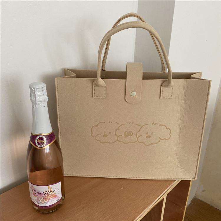 

Милая фетровая сумка-тоут с мультяшным медведем, большая вместимость и портативный дизайн