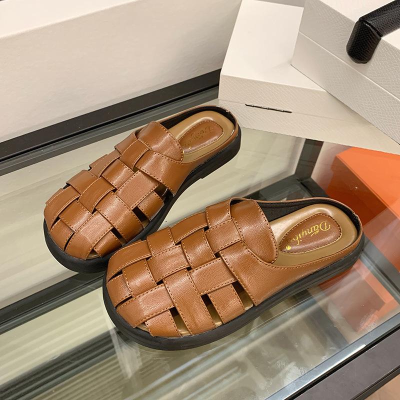 Baotou slippers women's high-end beach shoes summer 2025 new seaside woven with skirt cool slippers