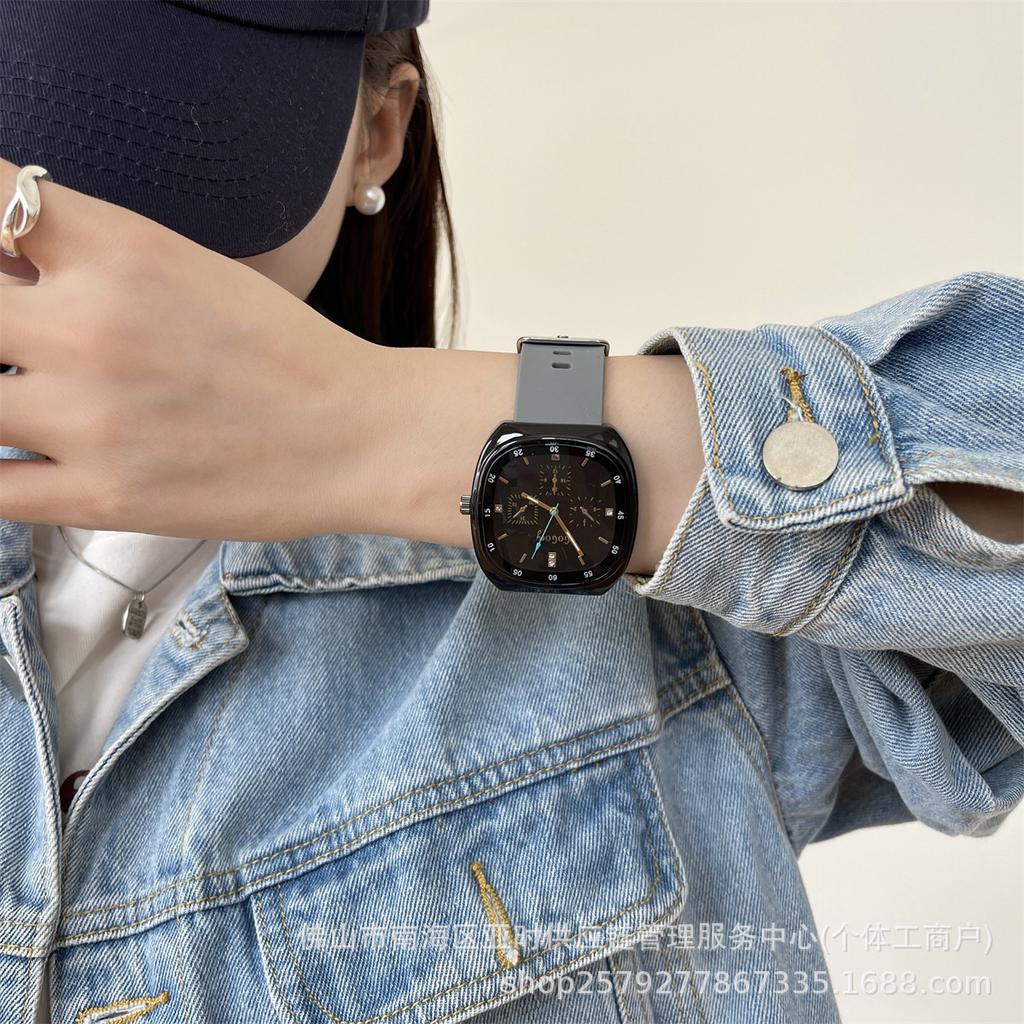Watches For Men And Women, High Value Hong Kong Style Student Watches, Light Luxury Couples Quartz Watches For Junior High School Students