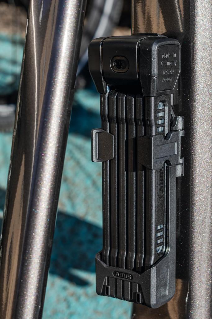 ABUS Bordo 6200K 90 SH Faltschloss Flexibles Fahrradschloss mit Halter Drehbarer Schlosskörper Sicher durch Gehärteten Stahl und XPlus Zylinder Schwarz - -