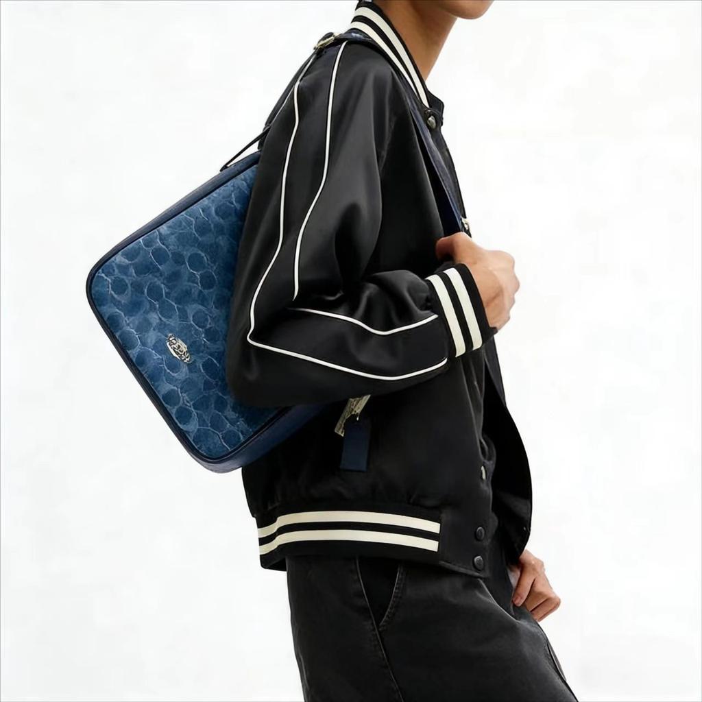 Coach Hadley 25 Classic Logo Denim And Leather Shoulder Bag Medium Women shoulder bag Indigo CDB98-IMTYV