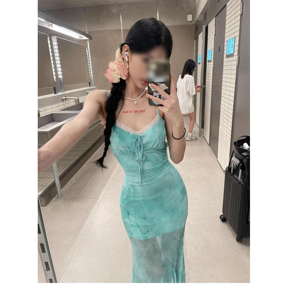 Casual floral suspender dress is beautiful, unique and beautiful, waist slim, hip wrap, fishtail skirt summer