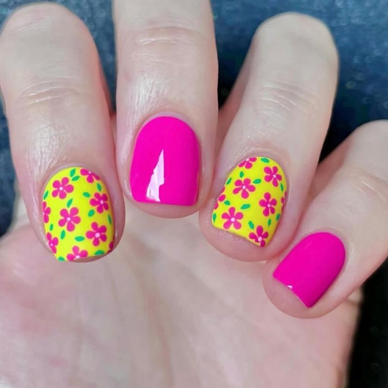 Square Press On Nail Flower Fake Nail Glues On Nail Artificial Acrylic Nail 12 Size 24pcs Stick On Nail for Women Girls
