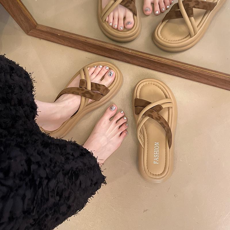 Fashion Female Shoes House Slippers Platform Luxury Slides Summer Clogs Woman 2025 Soft Designer Beach Concise Beach Shoes Slippers Casu