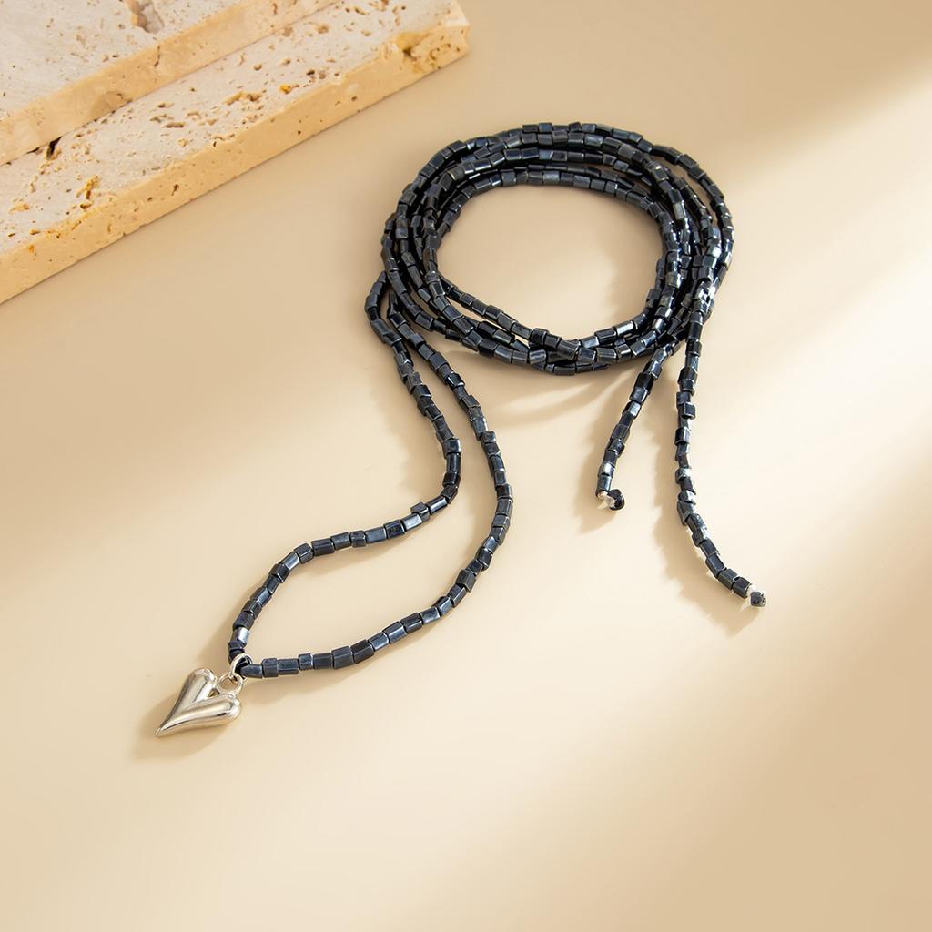 Fashion Gold Color Love Heart Pendant Necklace Women Vintage Beaded Chain Long Necklace Sweater Chain Jewelry Accessories