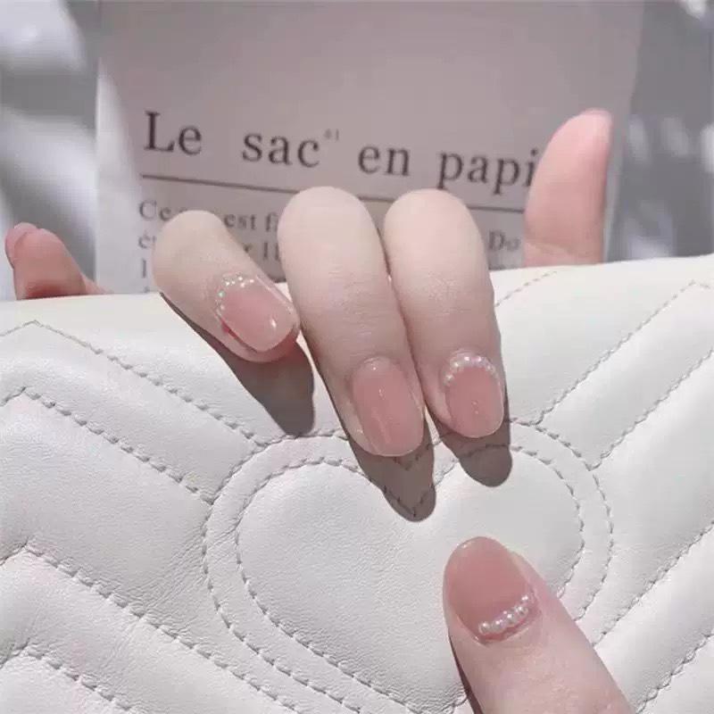

Wearable Nail Patches for Students and Pregnant Women - Easy-to-Use Fake Nails