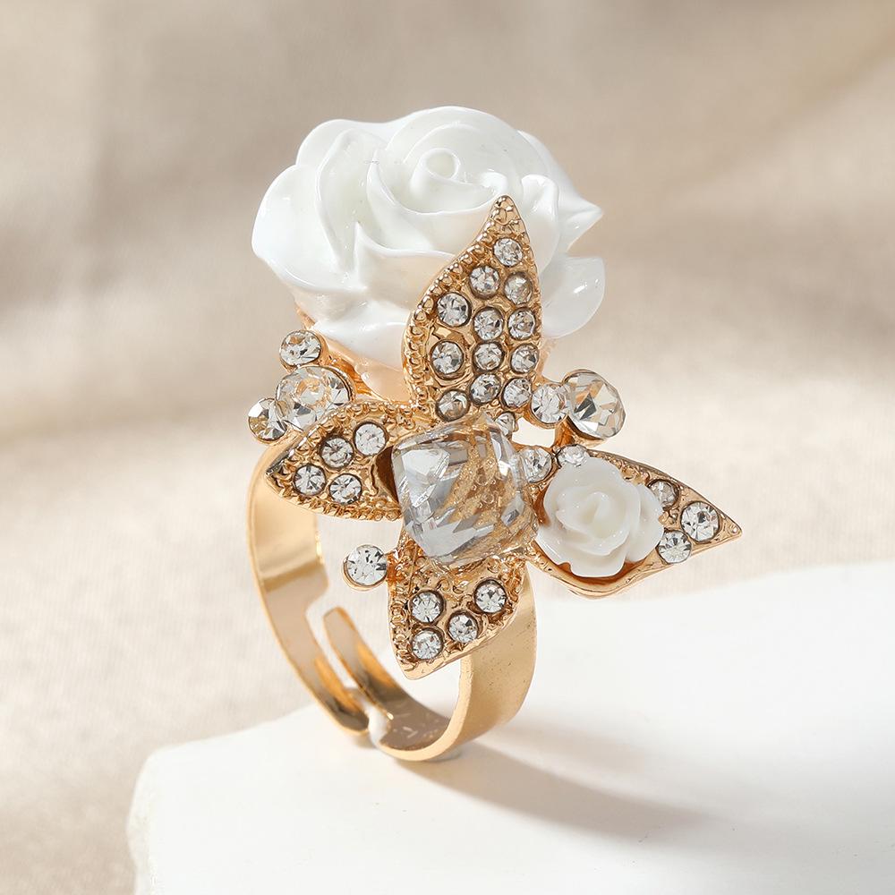 Elegant Butterfly Rose Rhinestone Ring with Unique Design
