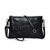Hakiki Deri Kadın Püskül Omuz Çantaları Messenger Çanta Perçin Debriyaj Bayanlar Crossbody Çanta