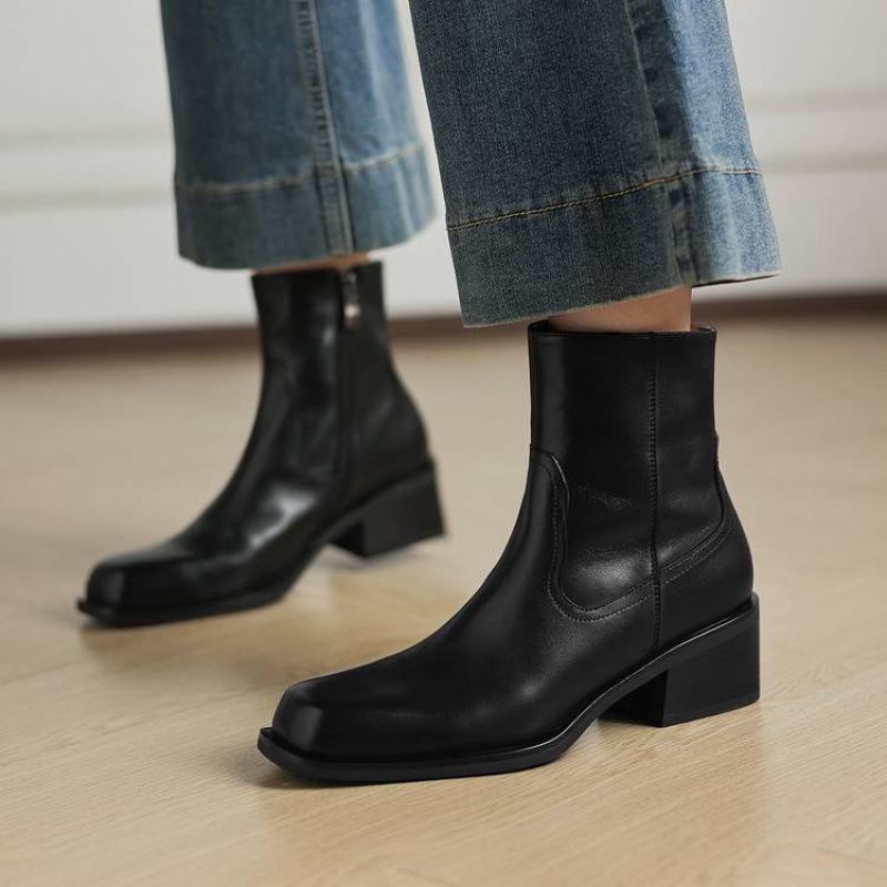 Autumn and winter women's leather boots genuine leather large size women's boots medium heel versatile round head Martin boots new cowhide m