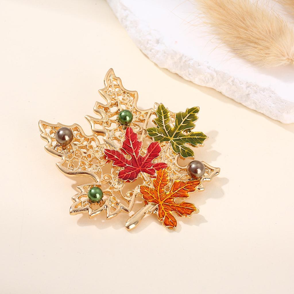Elegant Maple Brooch for Women Vintage Inspired Alloy Crystals Embellished Accessory for Weddings Parties Daily Wear