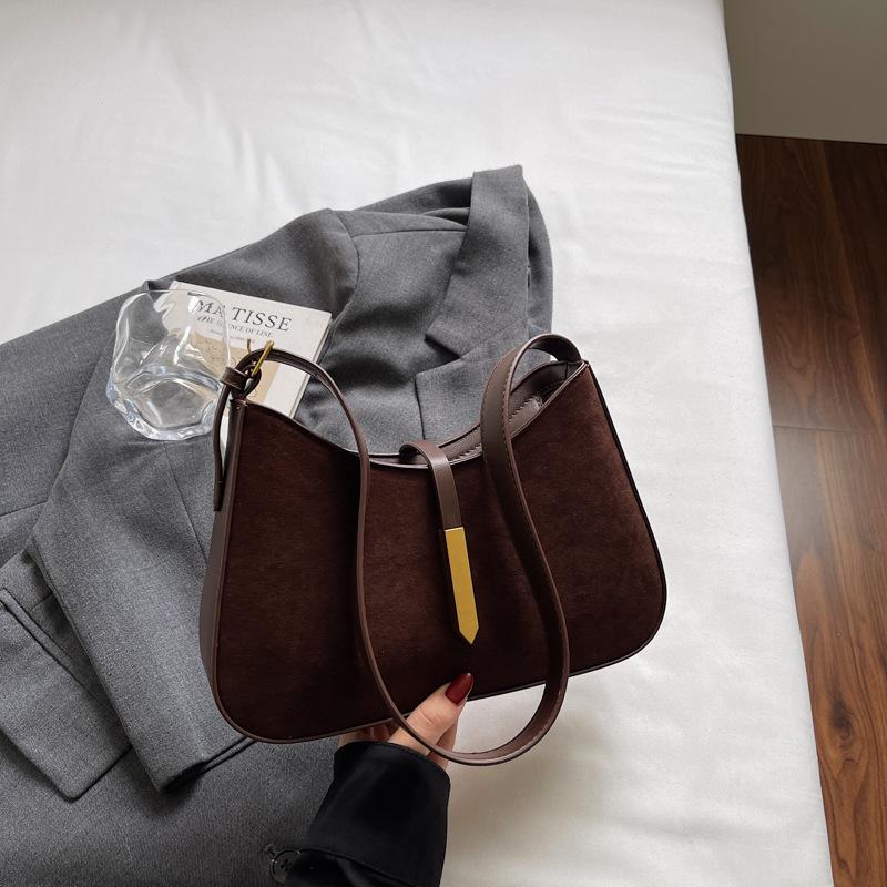 

Korean niche bag women s 2025 autumn new textured portable underarm bag casual foreign fashion shoulder bag кофейный