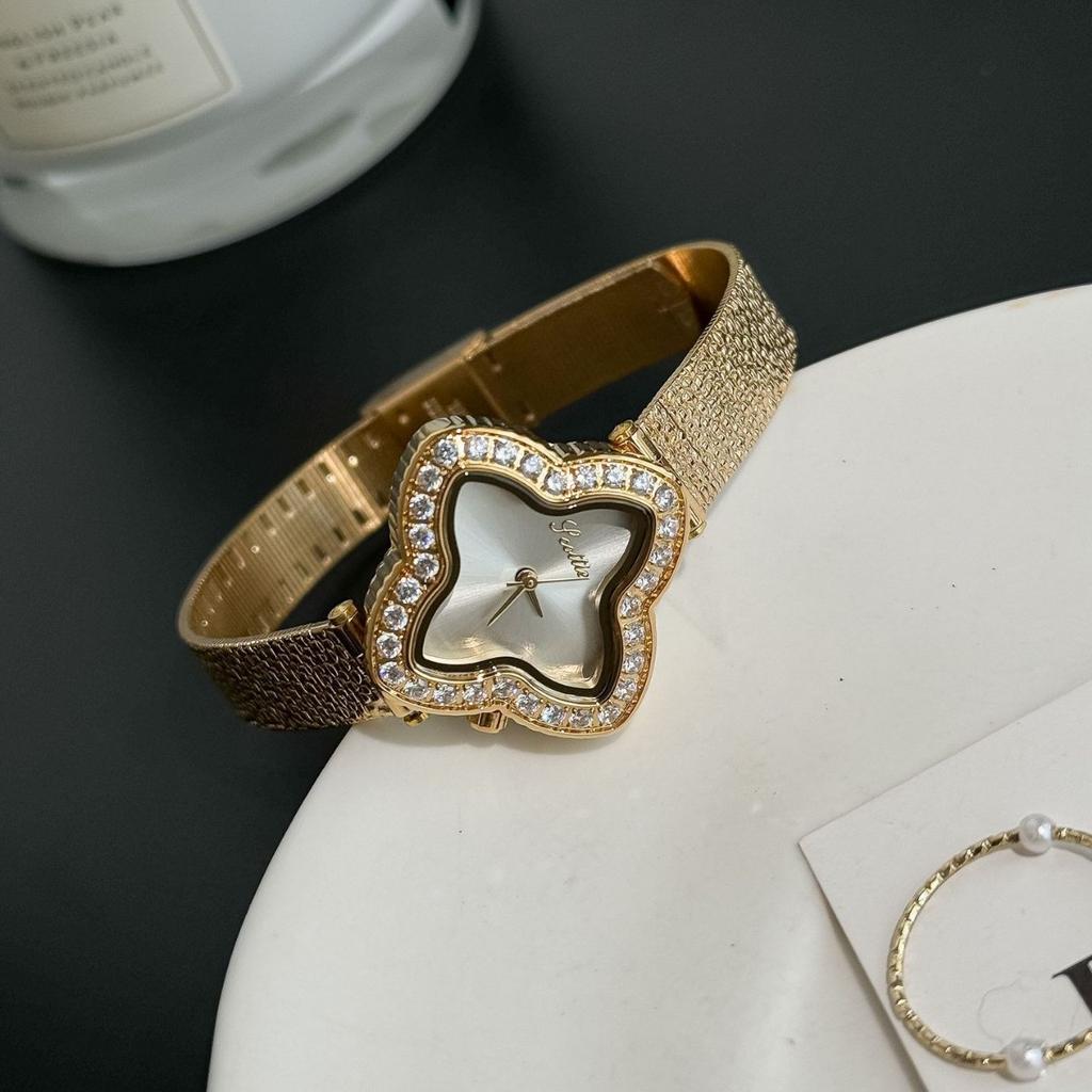 9813 Four-Leaf Clover Watch Light Luxury Fashion Women'S Watch With Diamonds And Broken Silver
