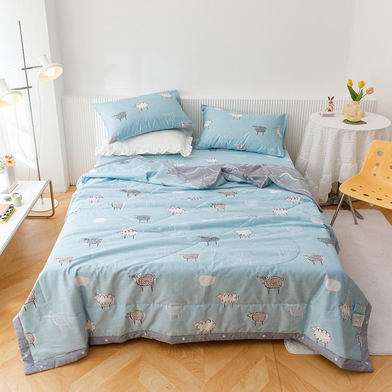Cartoon Fish Pattern Summer Quilt 100% Cotton Soft Air Conditioning Thin Quilt for Kids Teens Home Sofa Bedroom Thin Blanket